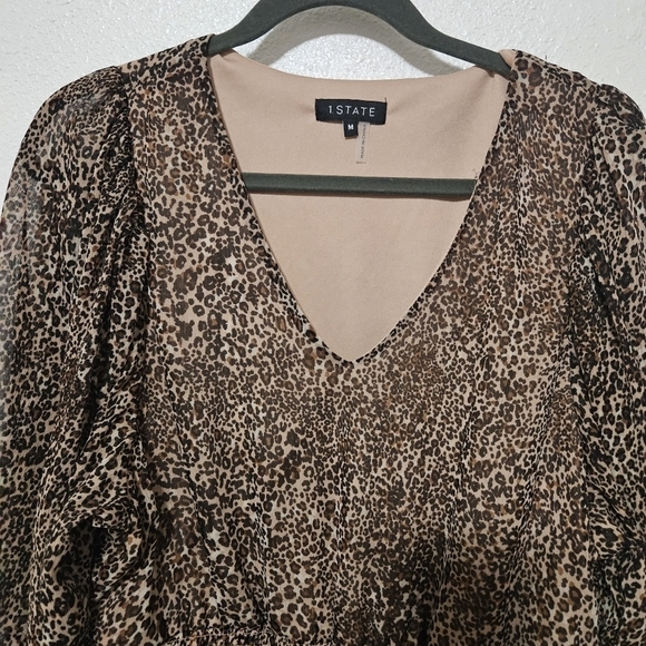 1 State cheetah print sinched Balloon sleeve top size medium - Picture 2 of 11